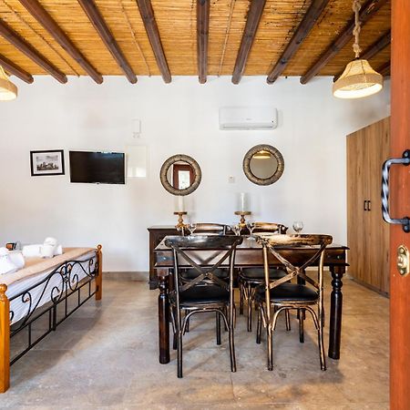 Stone Court Boutique Studios Miliou Luaran gambar