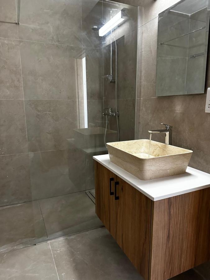 Stone Court Boutique Studios Miliou Luaran gambar