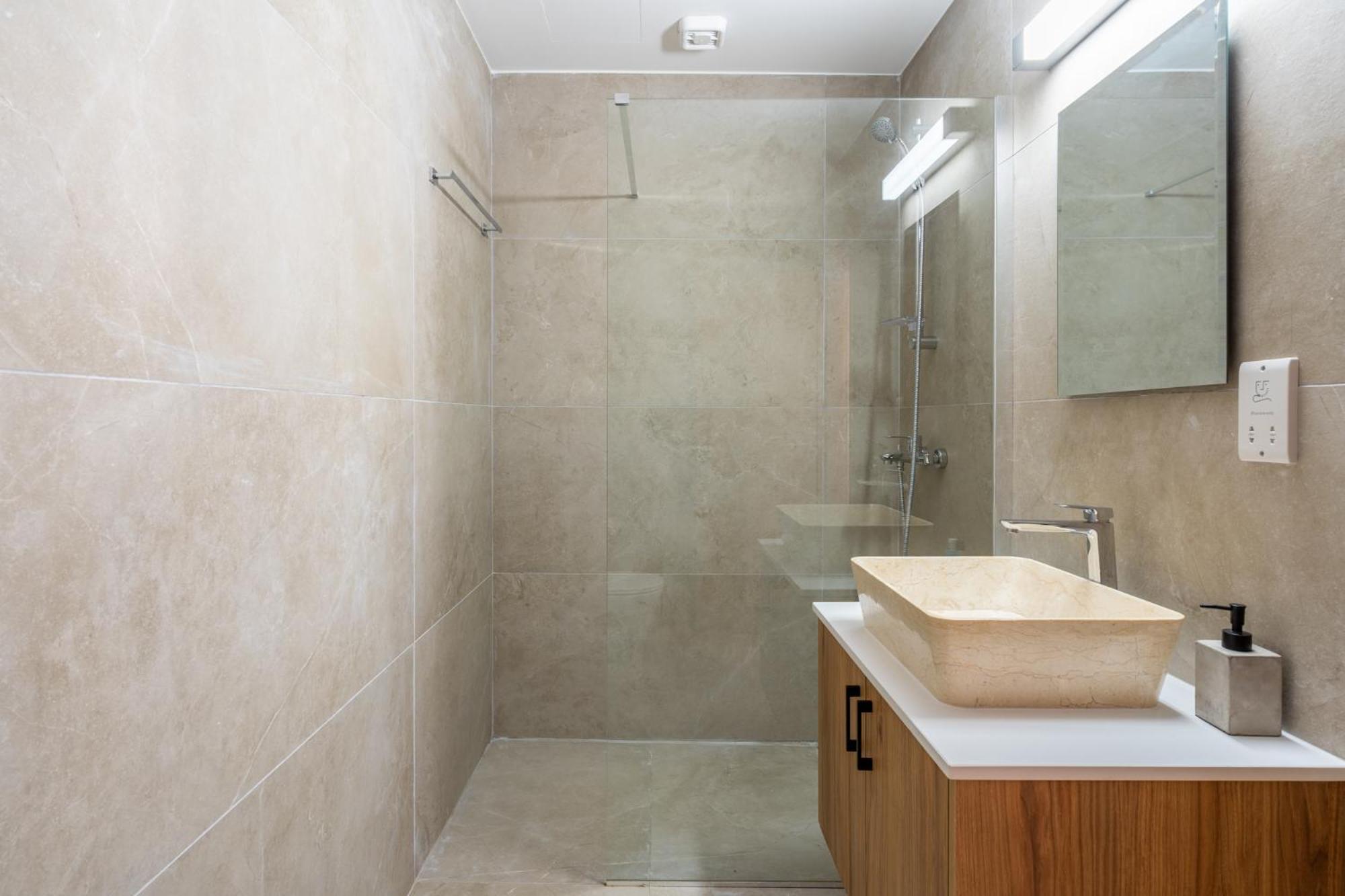 Stone Court Boutique Studios Miliou Luaran gambar