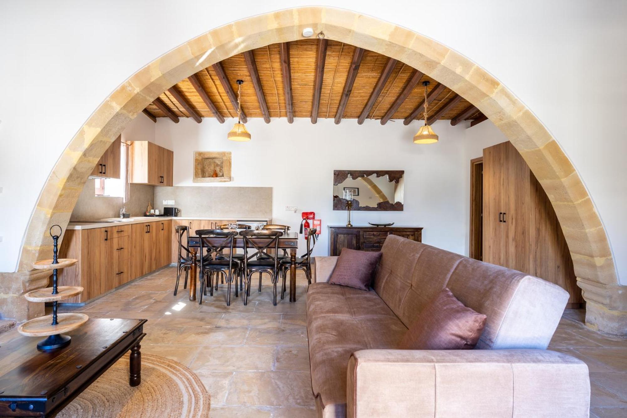Stone Court Boutique Studios Miliou Luaran gambar