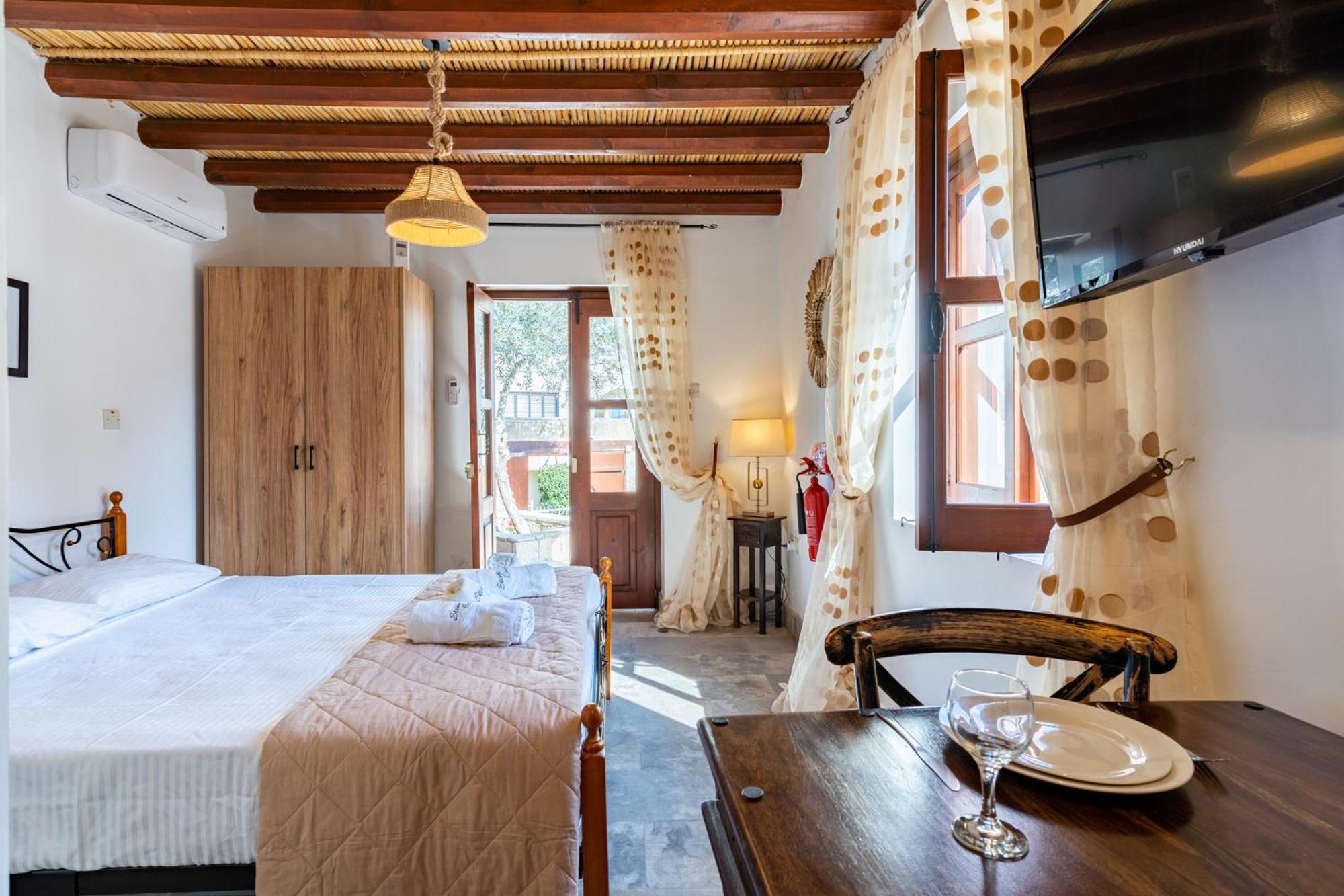 Stone Court Boutique Studios Miliou Luaran gambar