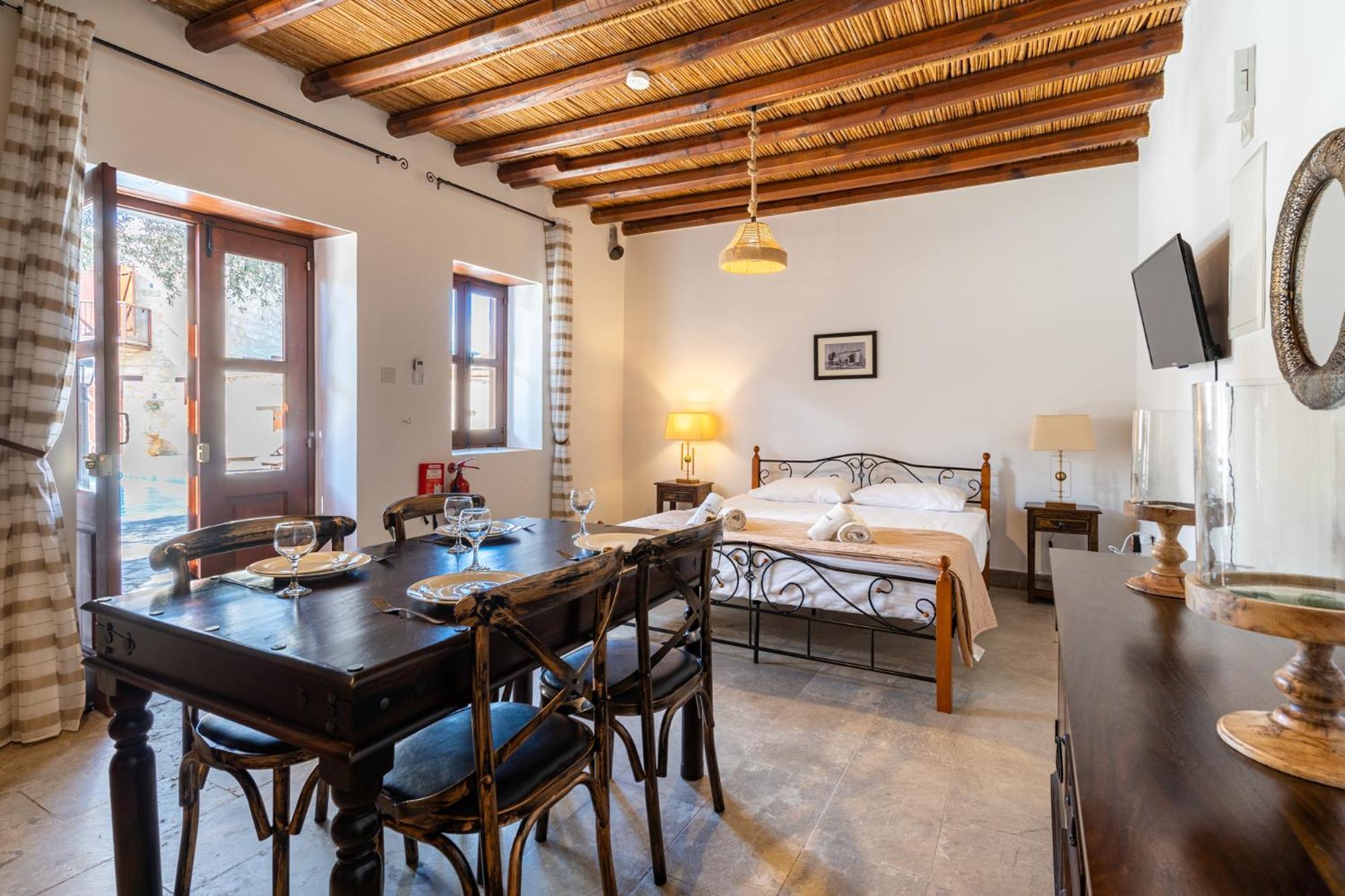 Stone Court Boutique Studios Miliou Luaran gambar